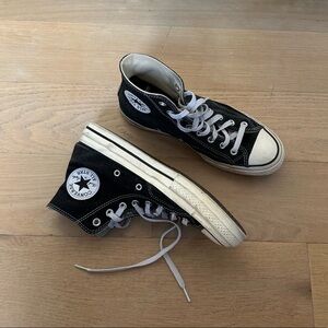 Black Converse women size 9